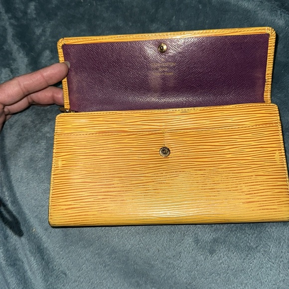 Louis Vuitton Yellow Epi leather long wallet - Picture 7 of 11